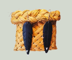 Double White Tip - Huia